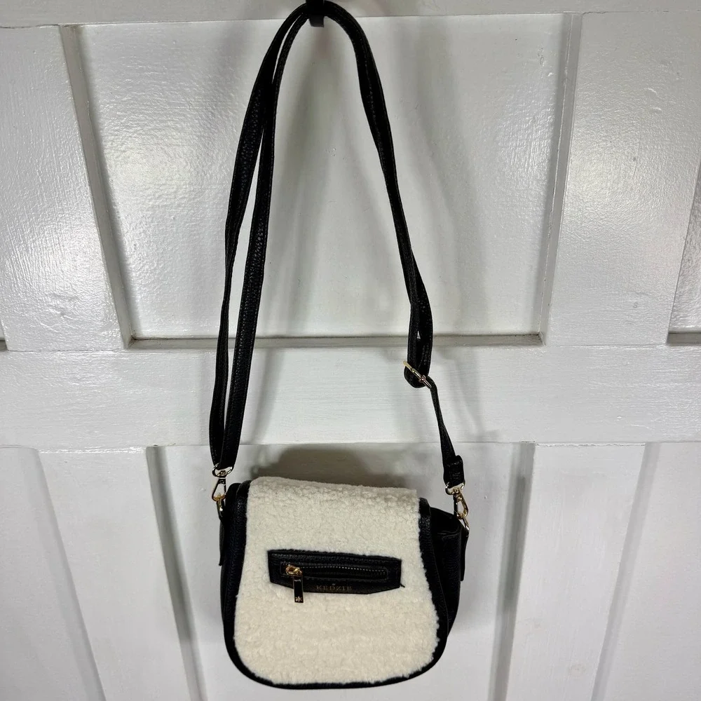 Kedzie Sherpa‎ Trim Crossbody Bag Black Faux Leather Gold Tone Zipper
